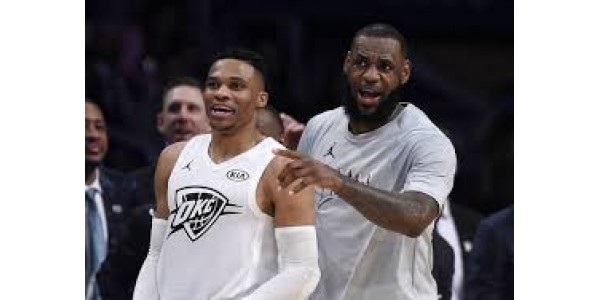 James y Westbrook practican mates juntos